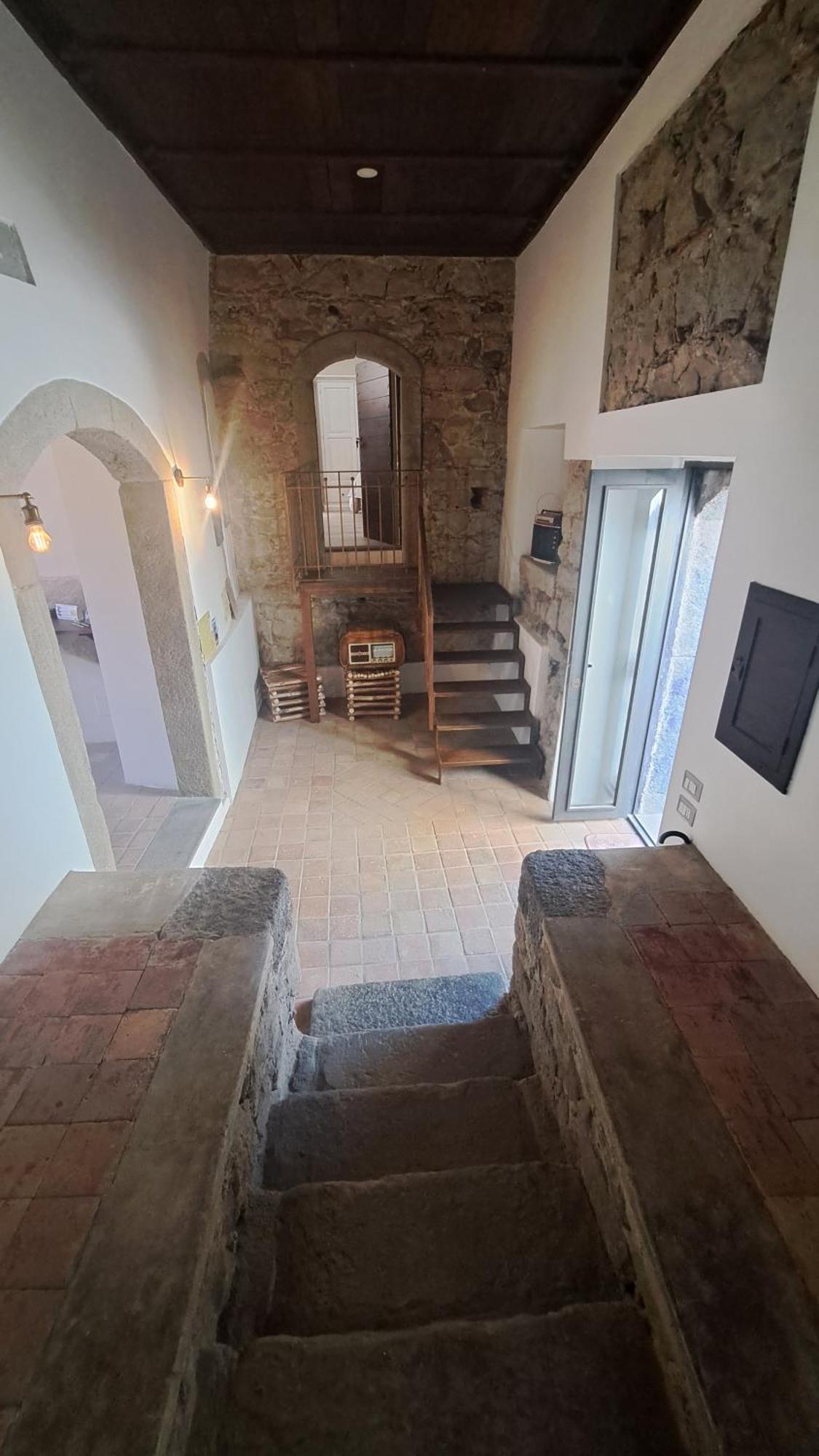 B&B Le Vie Del Borgo Castiglione De Sicilia Bagian luar foto