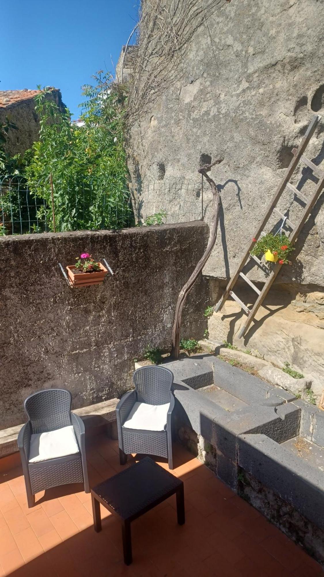 B&B Le Vie Del Borgo Castiglione De Sicilia Bagian luar foto