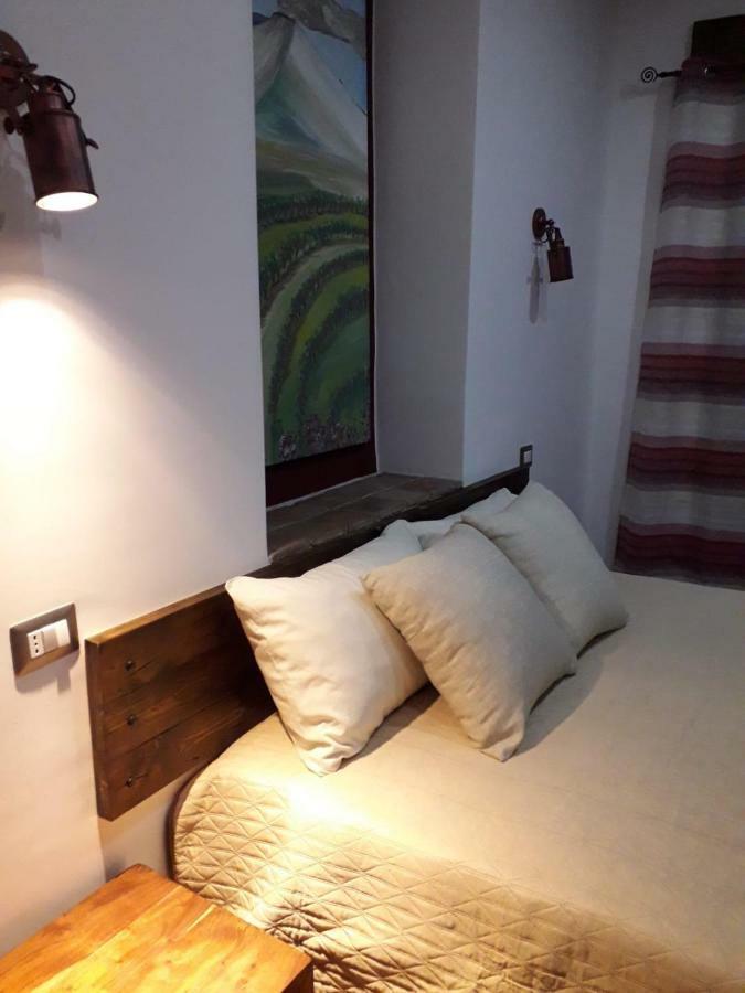 B&B Le Vie Del Borgo Castiglione De Sicilia Bagian luar foto