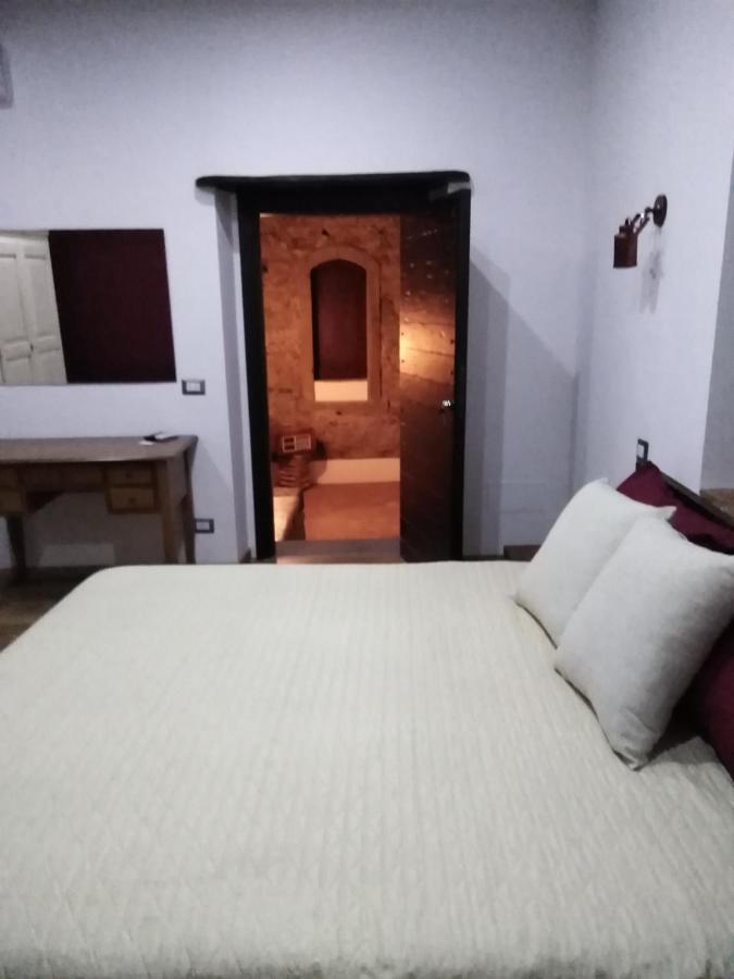 B&B Le Vie Del Borgo Castiglione De Sicilia Bagian luar foto